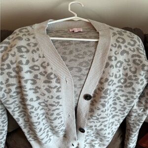Pink lily boutique size M grey cheetah print sweater